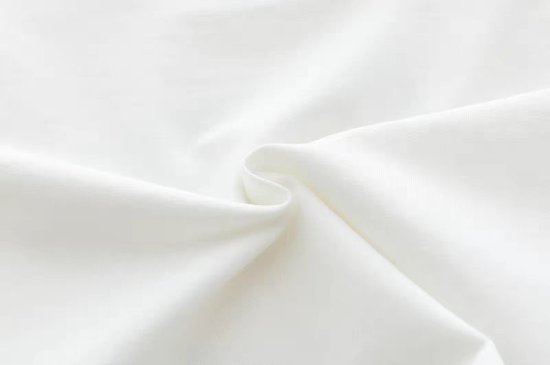 🧸 Cute Bear Print 3-Piece Kids Outfit Set – Hoodie, T-Shirt & Jeans Combo